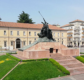 Piazza Trento Monza in pieno centro